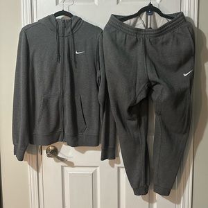 NIKE TRACKSUIT
